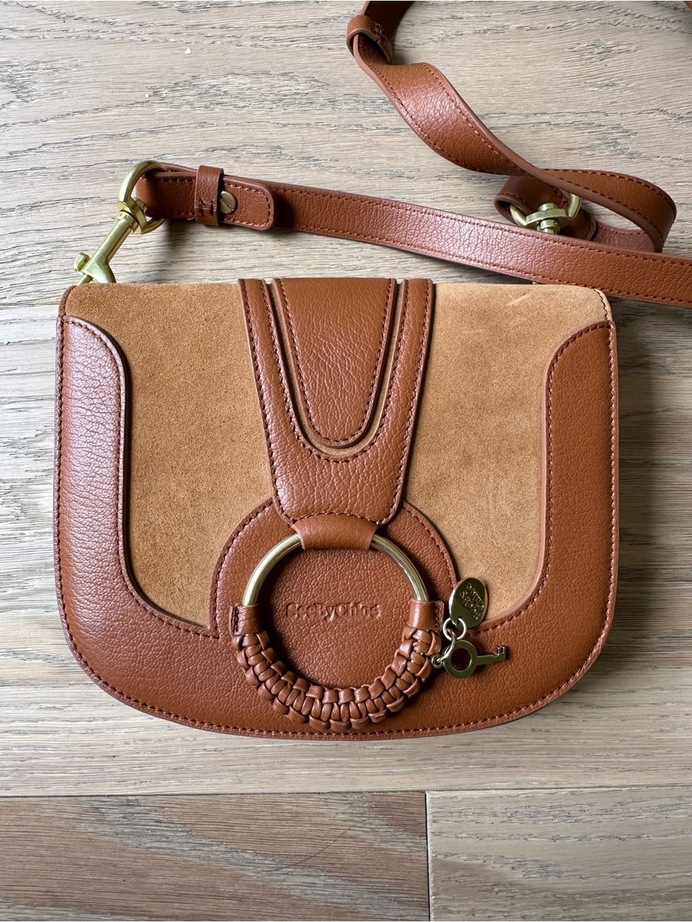 See By Chloe Hanna Tan and Brown Leather crossbody bag - Picture 3 of 8